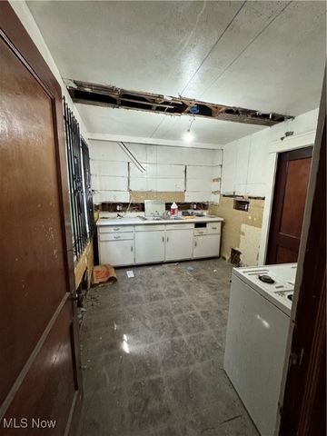 11220 Primrose Avenue, Cleveland, OH 44108