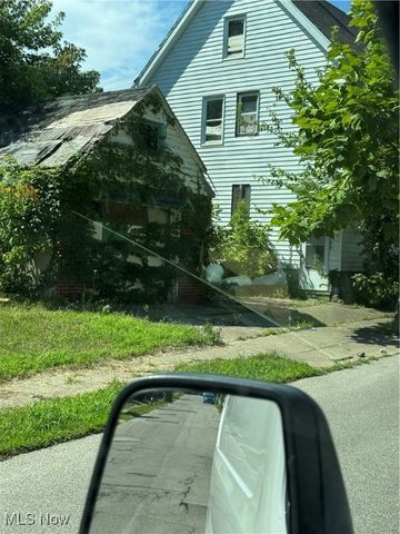 11220 Primrose Avenue, Cleveland, OH 44108