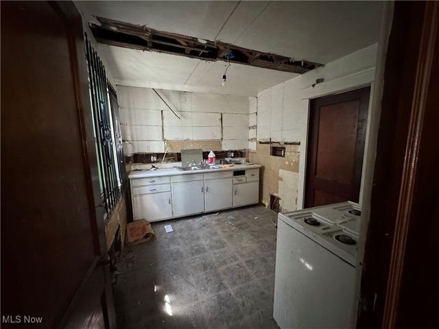 11220 Primrose Avenue, Cleveland, OH 44108