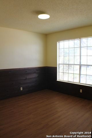 5711 LARKDALE DR, San Antonio, TX 78233