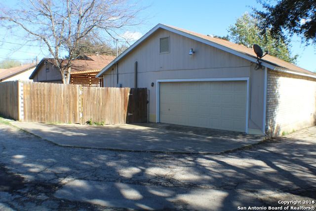 5711 LARKDALE DR, San Antonio, TX 78233