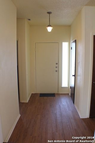 5711 LARKDALE DR, San Antonio, TX 78233