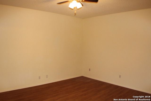 5711 LARKDALE DR, San Antonio, TX 78233