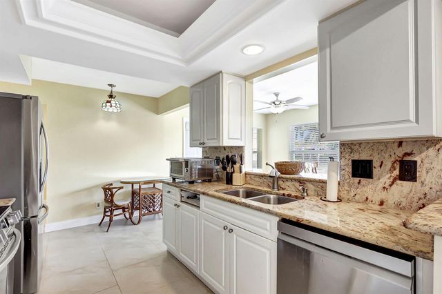 683 SE Harborview Drive, Port St. Lucie, FL 34983