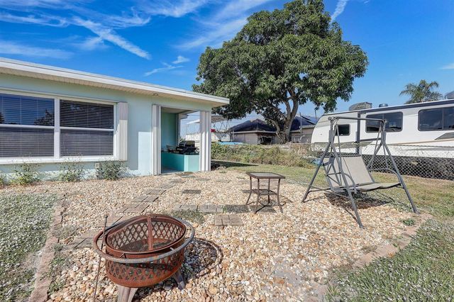 683 SE Harborview Drive, Port St. Lucie, FL 34983