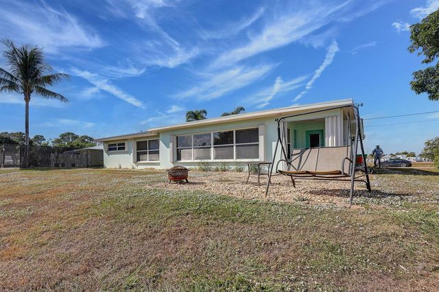683 SE Harborview Drive, Port St. Lucie, FL 34983