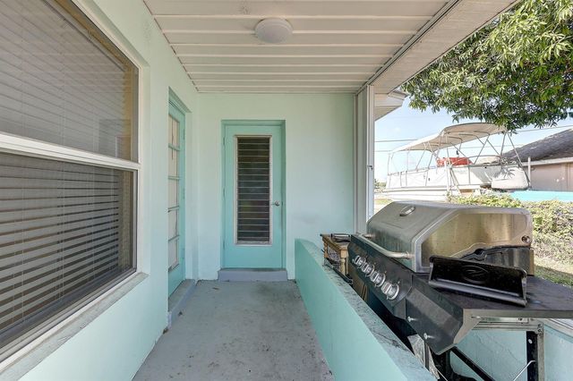 683 SE Harborview Drive, Port St. Lucie, FL 34983