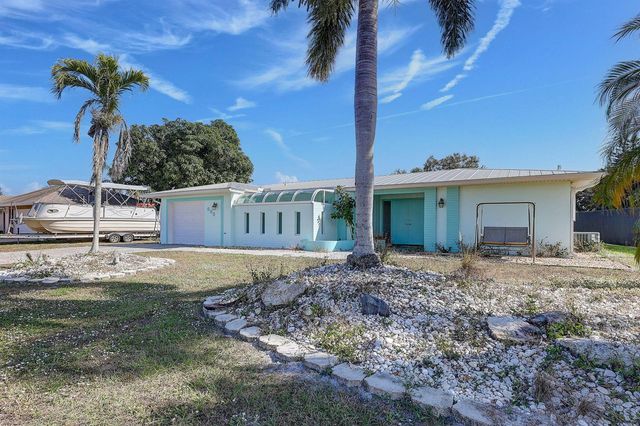 683 SE Harborview Drive, Port St. Lucie, FL 34983