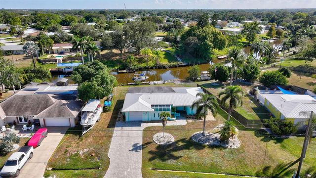 683 SE Harborview Drive, Port St. Lucie, FL 34983