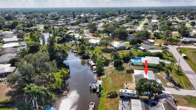 683 SE Harborview Drive, Port St. Lucie, FL 34983