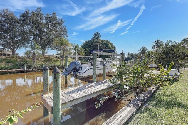 683 SE Harborview Drive, Port St. Lucie, FL 34983