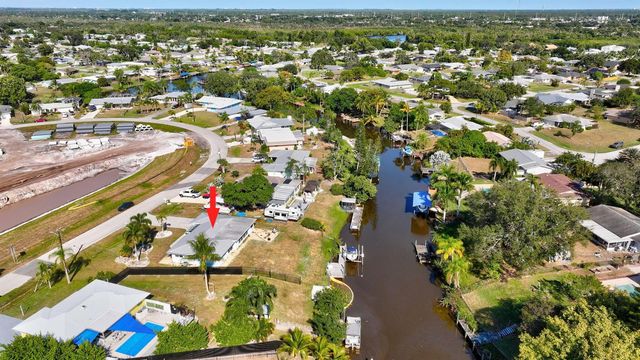 683 SE Harborview Drive, Port St. Lucie, FL 34983