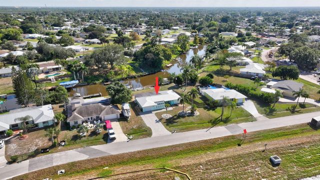 683 SE Harborview Drive, Port St. Lucie, FL 34983