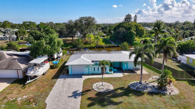 683 SE Harborview Drive, Port St. Lucie, FL 34983