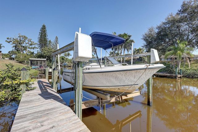 683 SE Harborview Drive, Port St. Lucie, FL 34983