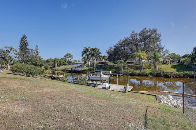 683 SE Harborview Drive, Port St. Lucie, FL 34983