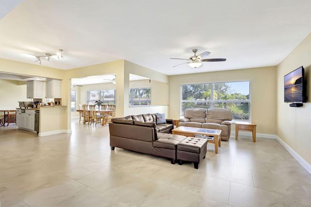 683 SE Harborview Drive, Port St. Lucie, FL 34983