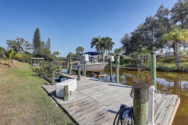 683 SE Harborview Drive, Port St. Lucie, FL 34983