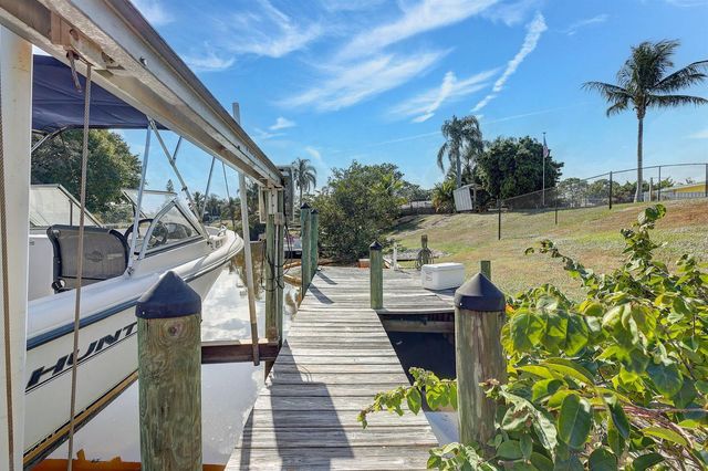 683 SE Harborview Drive, Port St. Lucie, FL 34983
