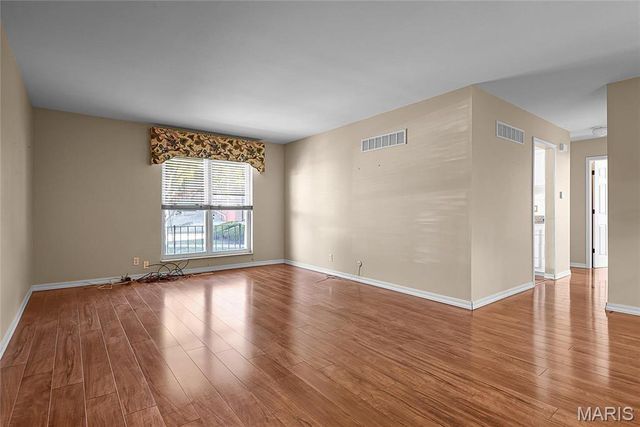 10364 Forest Brook Lane E, St Louis, MO 63146