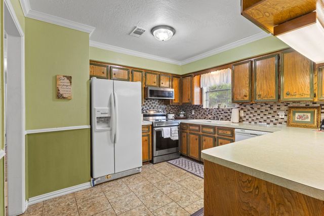 698 Wildwood Drive, Kountze, TX 77625