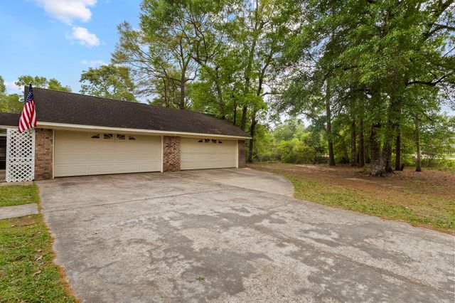 698 Wildwood Drive, Kountze, TX 77625