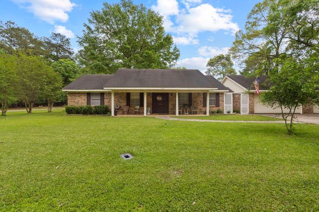 698 Wildwood Drive, Kountze, TX 77625