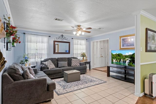 698 Wildwood Drive, Kountze, TX 77625