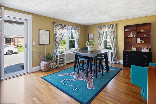 26 Crandall Court, Warwick, RI 02889