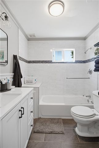 26 Crandall Court, Warwick, RI 02889