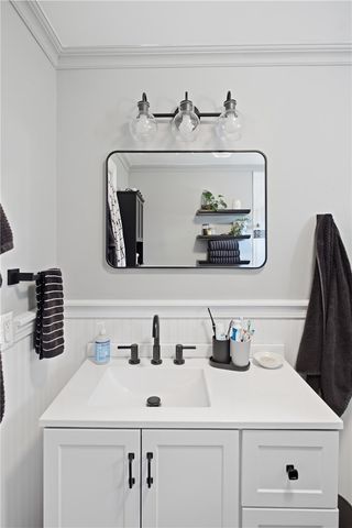 26 Crandall Court, Warwick, RI 02889