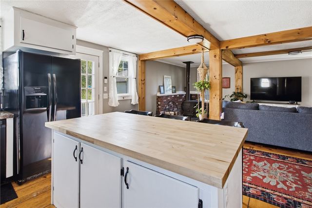 26 Crandall Court, Warwick, RI 02889