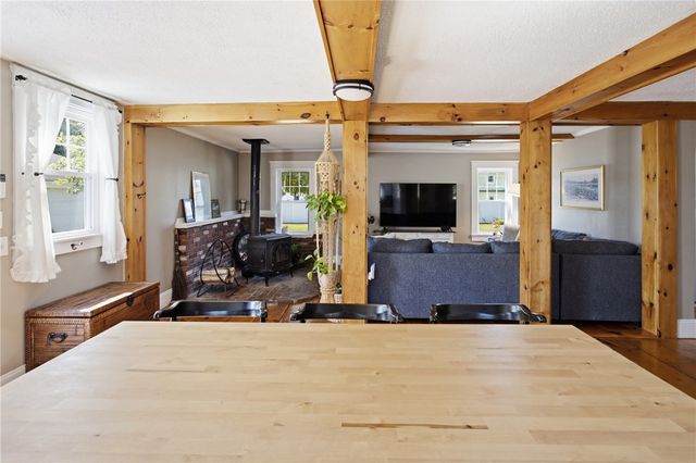 26 Crandall Court, Warwick, RI 02889