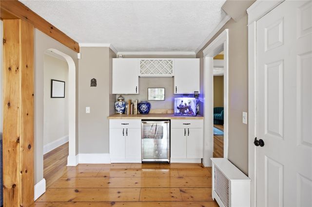 26 Crandall Court, Warwick, RI 02889