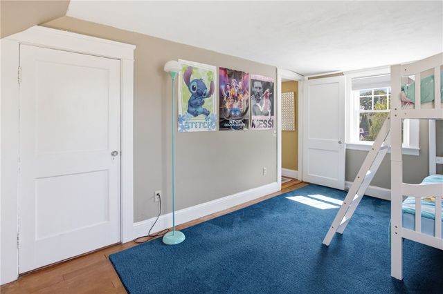26 Crandall Court, Warwick, RI 02889