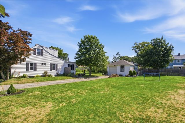 26 Crandall Court, Warwick, RI 02889