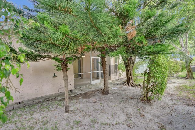 133 Caribe Court, Greenacres, FL 33413