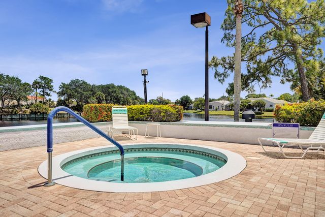 133 Caribe Court, Greenacres, FL 33413