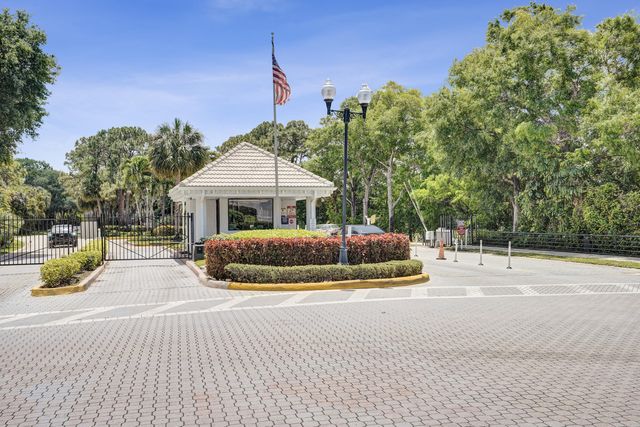133 Caribe Court, Greenacres, FL 33413