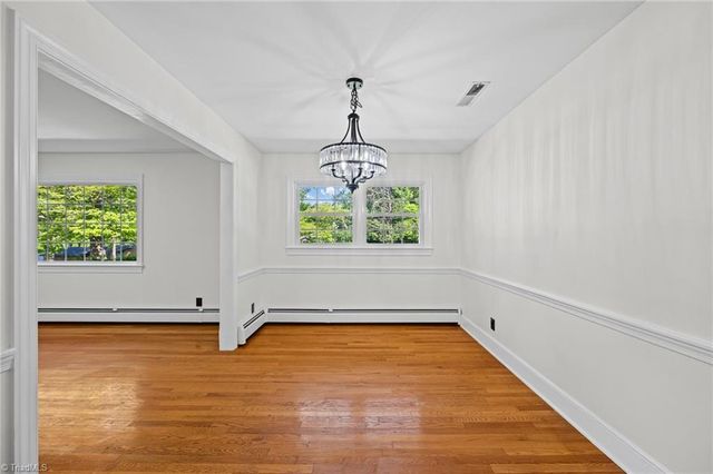 6595 Rollingwood Drive, Clemmons, NC 27012