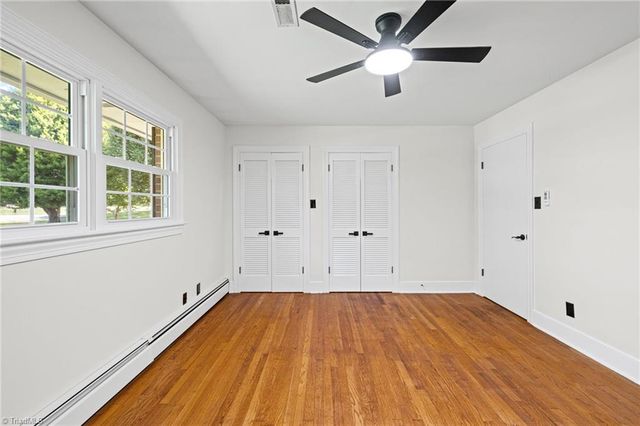 6595 Rollingwood Drive, Clemmons, NC 27012