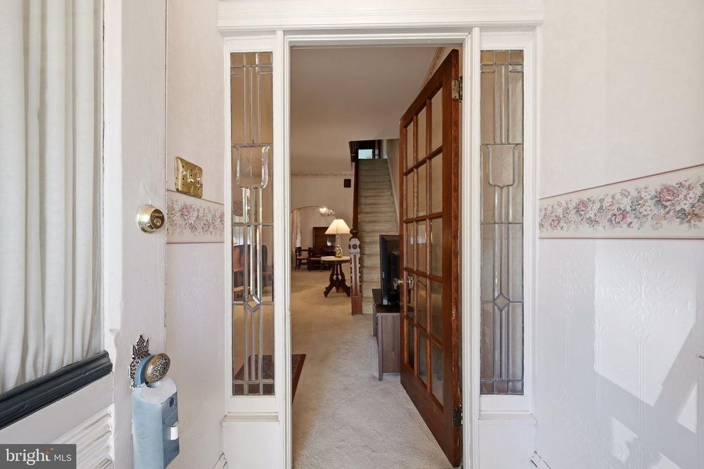 338 E UNION ST, BURLINGTON, NJ 08016 — photo 4