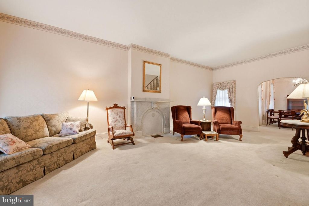 338 E UNION ST, BURLINGTON, NJ 08016 — photo 5