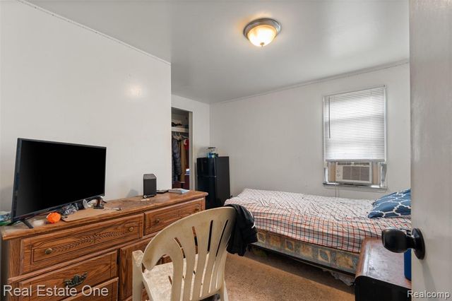 15464 Lindsay Street, Detroit, MI 48227