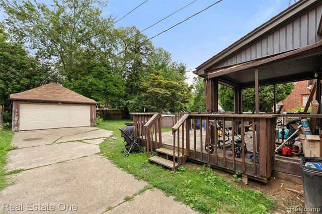 15464 Lindsay Street, Detroit, MI 48227