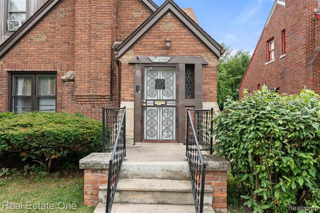 15464 Lindsay Street, Detroit, MI 48227