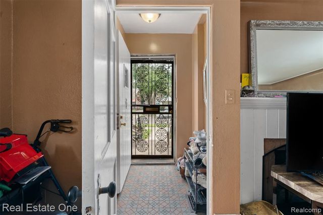 15464 Lindsay Street, Detroit, MI 48227