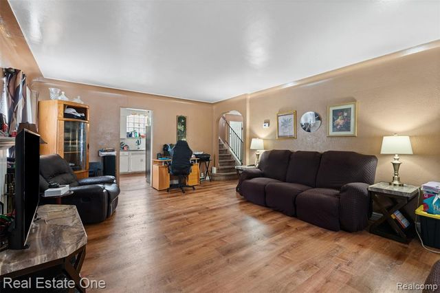 15464 Lindsay Street, Detroit, MI 48227