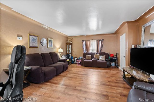 15464 Lindsay Street, Detroit, MI 48227