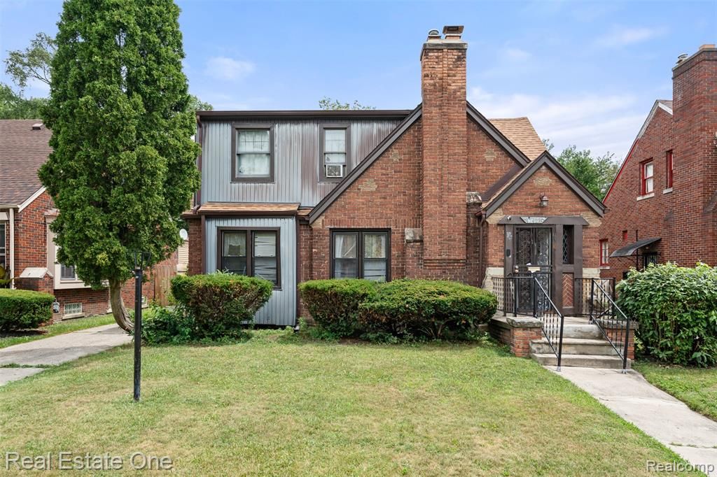 15464 Lindsay Street, Detroit, MI 48227